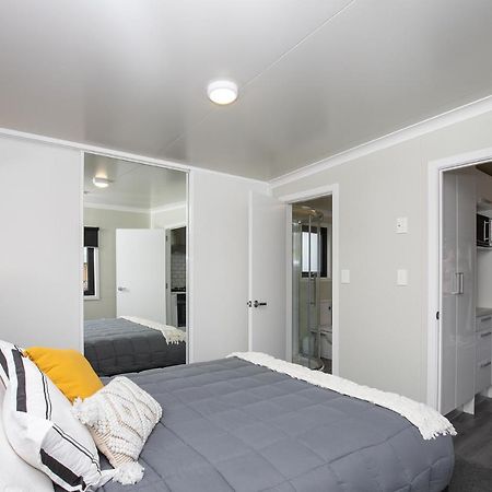 Affordable Modern Accommodation Westport Exteriör bild