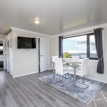 Affordable Modern Accommodation Westport Exteriör bild