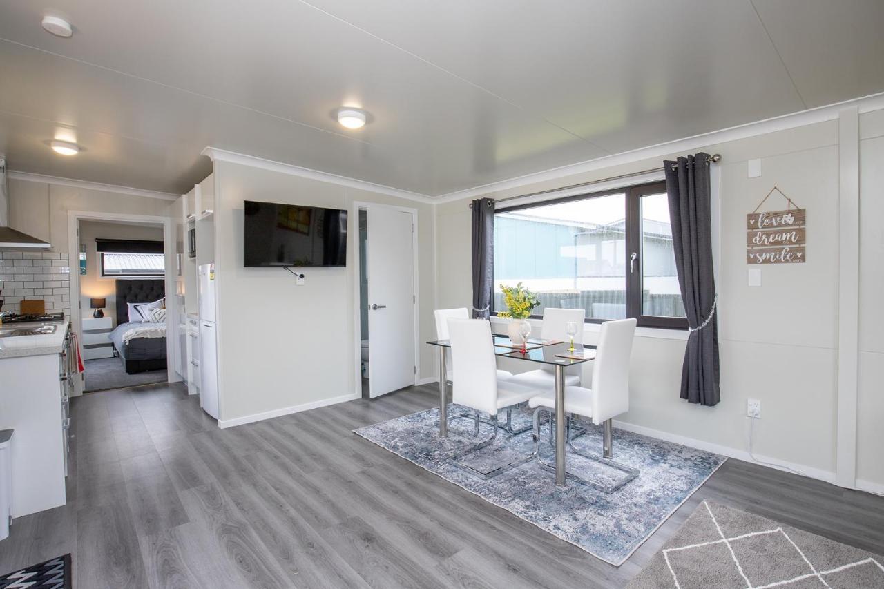 Affordable Modern Accommodation Westport Exteriör bild