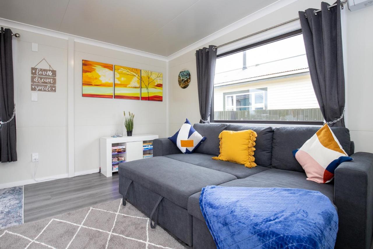 Affordable Modern Accommodation Westport Exteriör bild